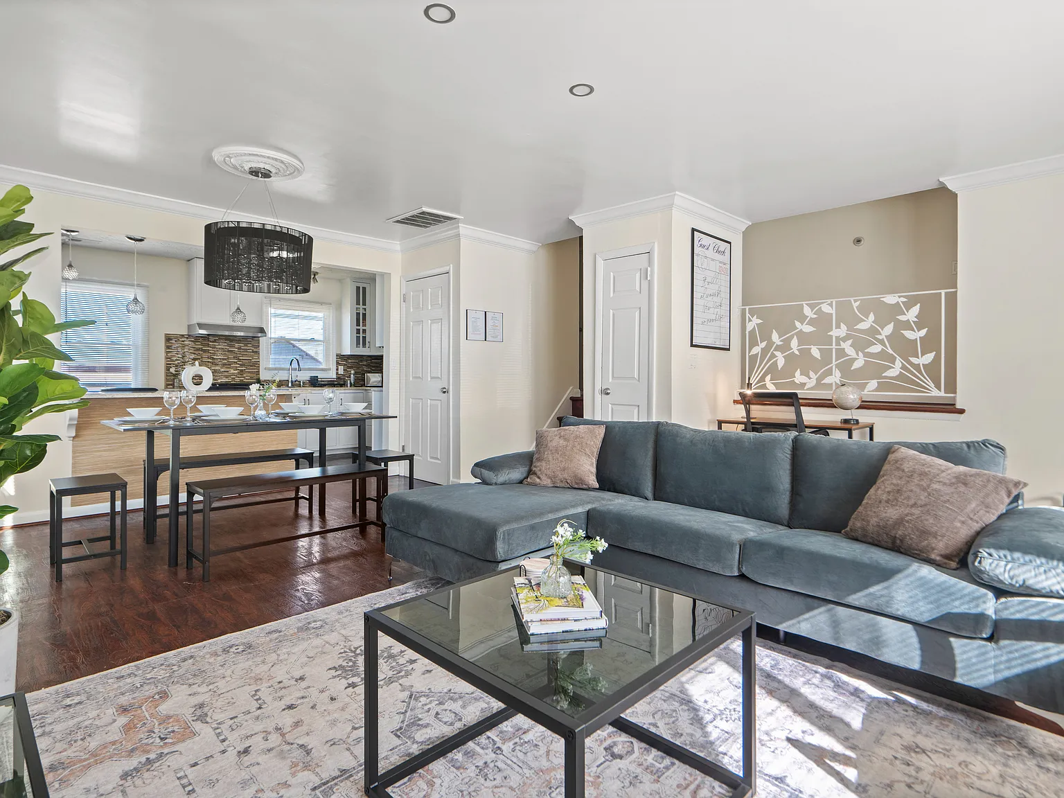 3 bed, $4,500 — Photo 3