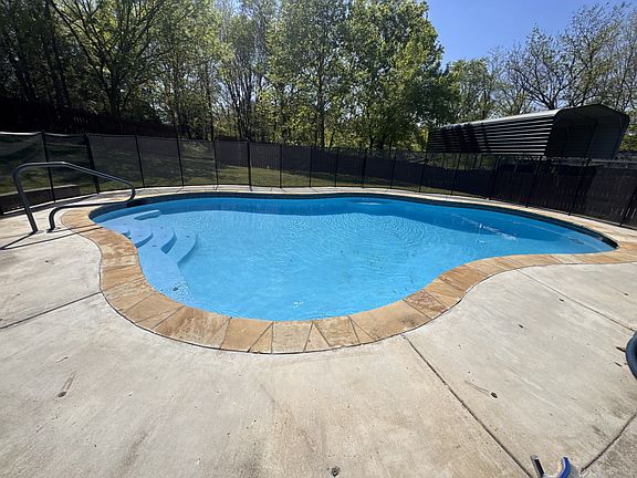 2nd image of 638 Potomac Dr