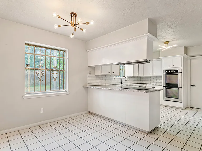 5715 Pinewood Springs Dr — Photo 8