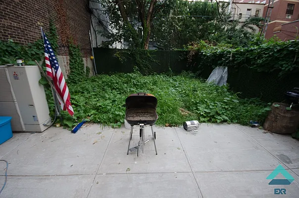 Rented by EXR | media 37