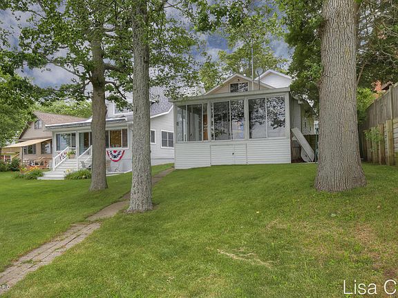 3rd image of 2281 Lakeside Dr