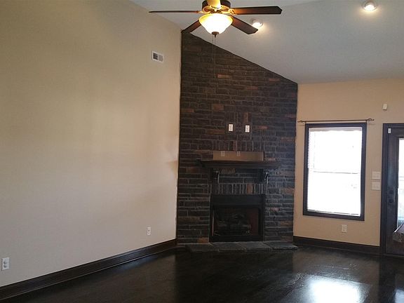 2nd image of 1238 Snowball Ln