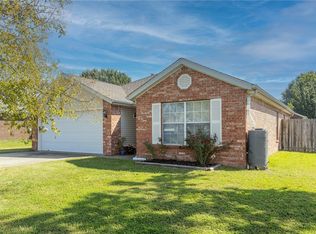 1366 S Camellia Ln, Fayetteville, AR 72704