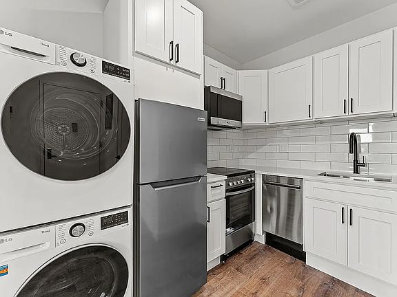 2nd image of 125 Saint James Pl #4F