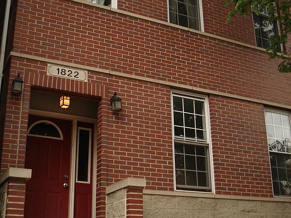 2nd image of 1822 W Augusta Blvd APT 1