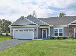 900 Pathway Ln, Webster, NY 14580