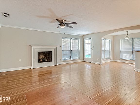 5th image of 303 Trailridge Dr