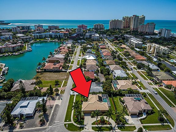 5th image of 808 Swan Dr