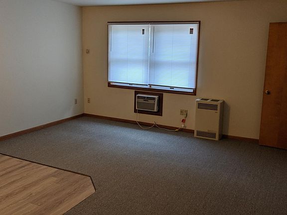 4th image of 225 Maple St APT 10