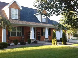 202 Manderley Ln, Liberty, IL 62347