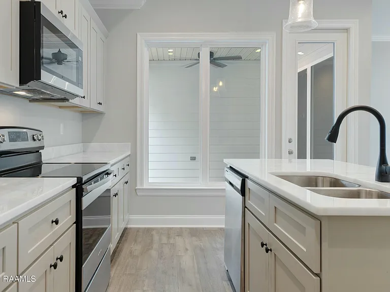 107 Alpine Dr — Photo 8