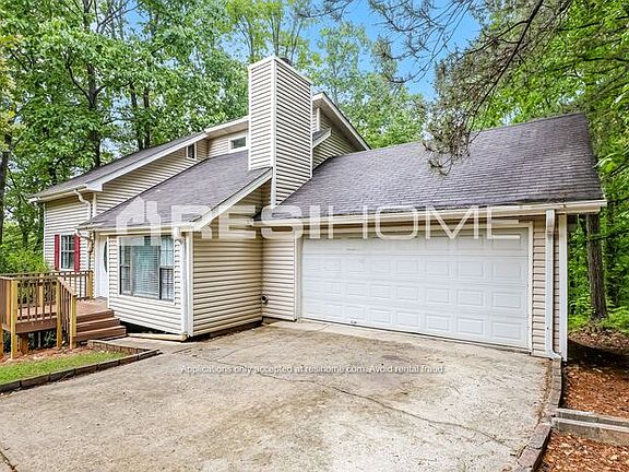 3rd image of 1543 Squire Ct
