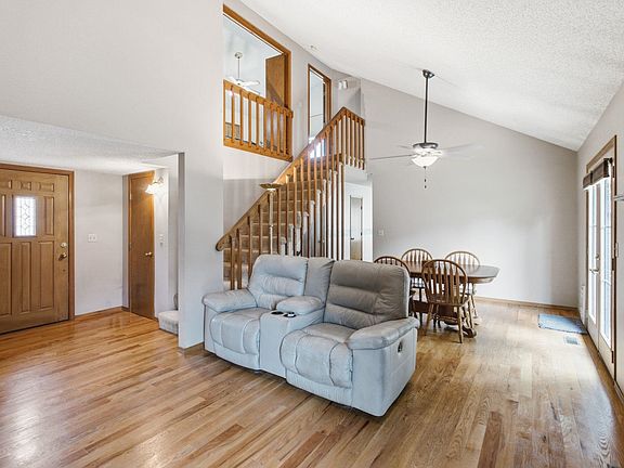 5th image of 411 N Judith Cir