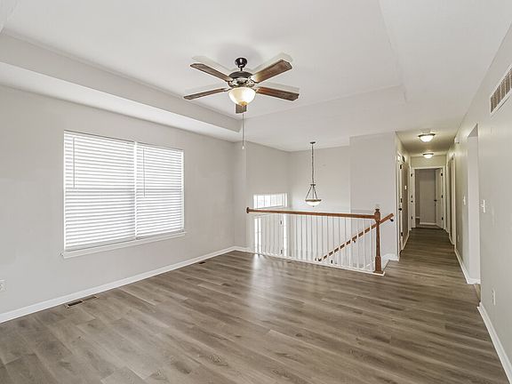 5th image of 708 Fall Creek Cir