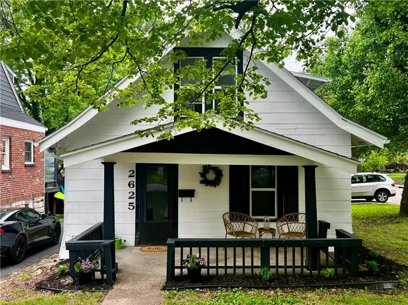 2625 W 47th Ter, Westwood, KS 66205