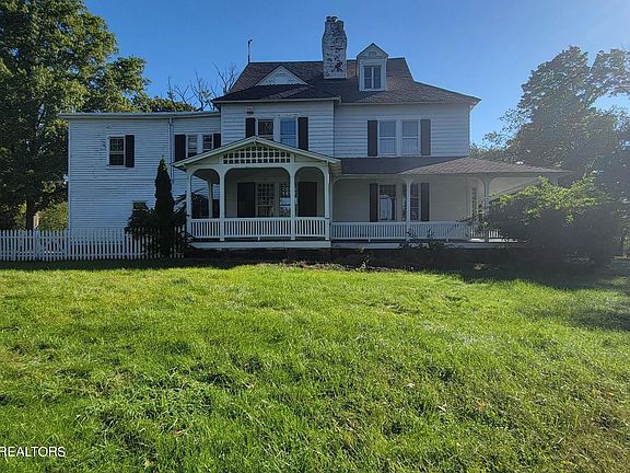 4th image of 486 Sycamore Avenue