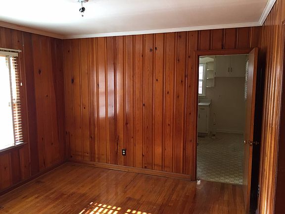 3rd image of 263 Peachtree Cir
