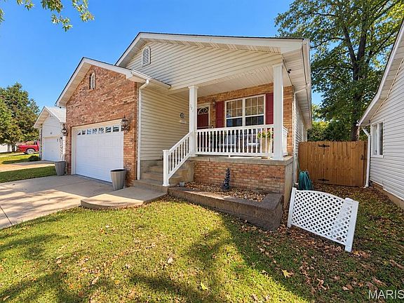 4th image of 914 Valentine St