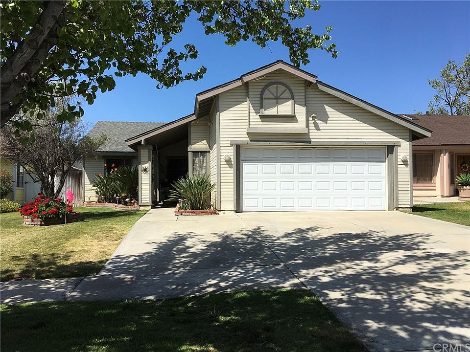 1st image of 2224 S Pinehurst Pl