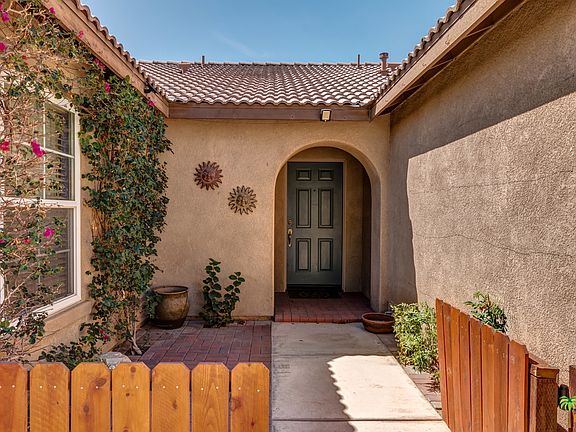 3rd image of 83305 Pueblo Bonito Ave