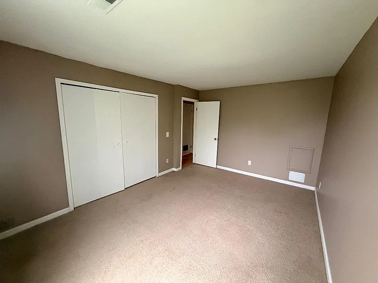 32005 W Twelve Mile Rd #204 — Photo 10