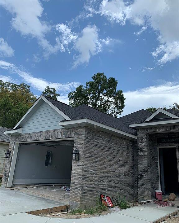 1st image of 3430 Simmons St