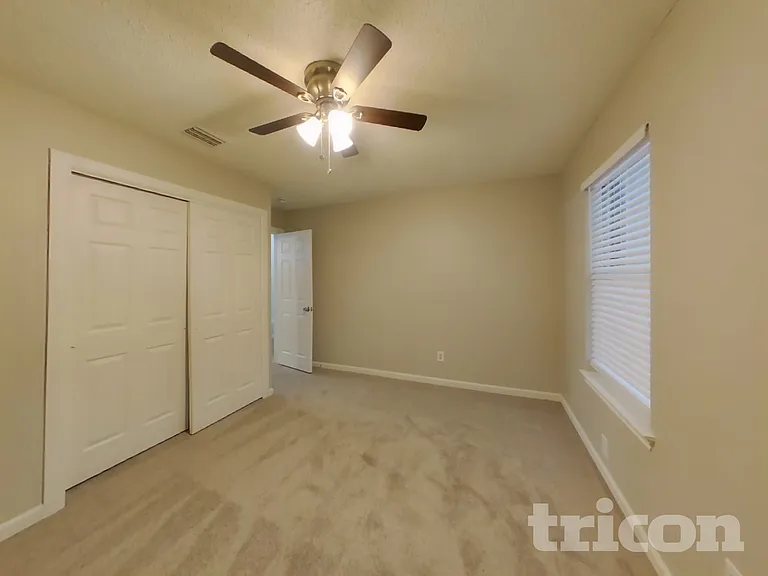 419 Windhurst Dr — Photo 15