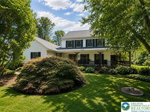 1825 Walnut Ln, Quakertown, PA 18951