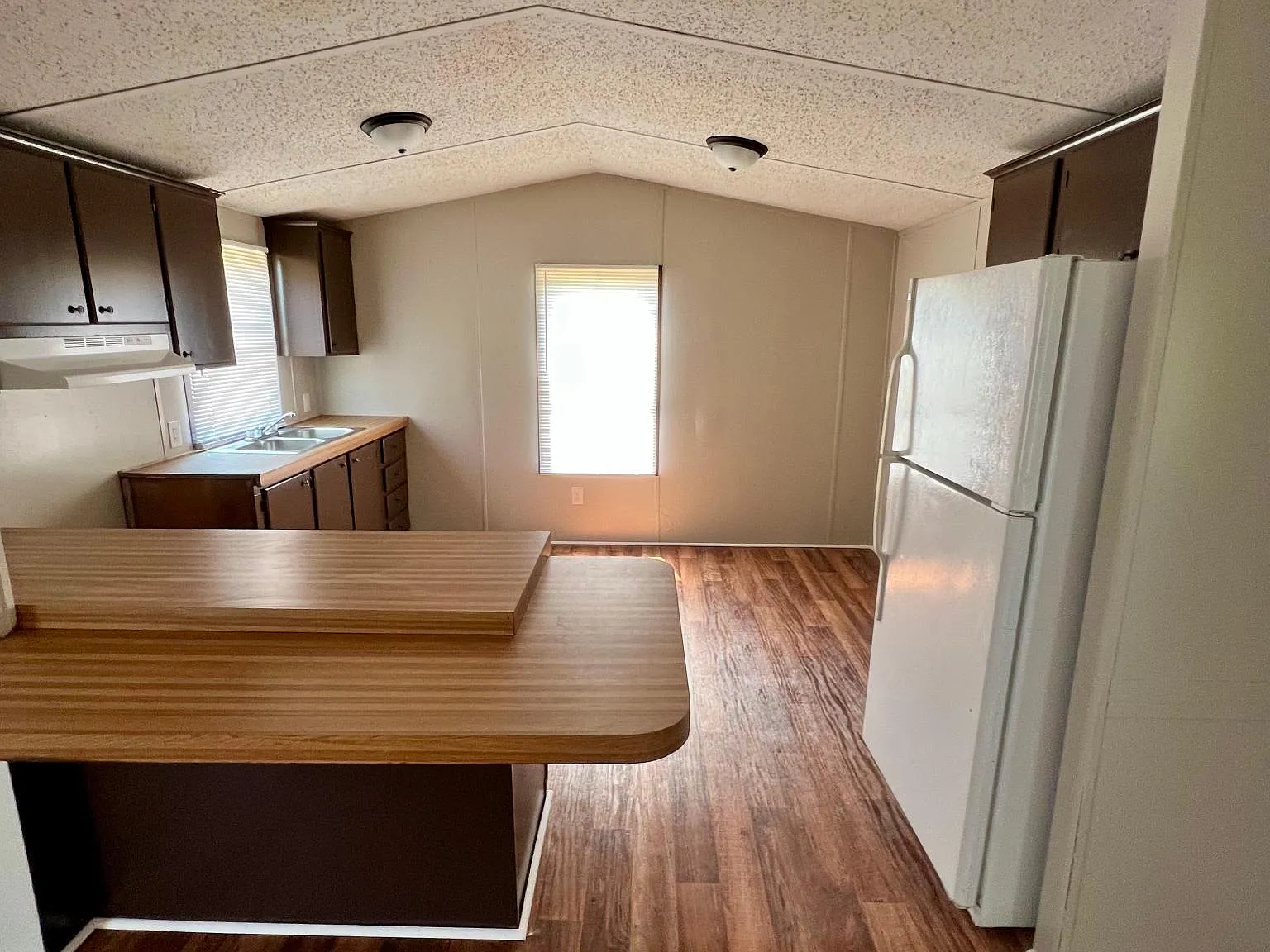 2 bed, $895 — Photo 3