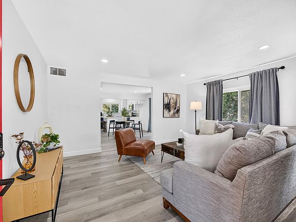 3rd image of 5024 Kenneth Ave