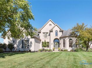1247 Brookwoode Rd, Perrysburg, OH 43551