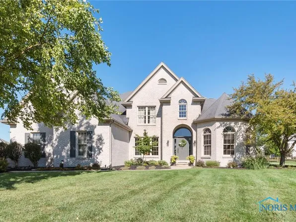 1247 Brookwoode Rd, Perrysburg, OH 43551