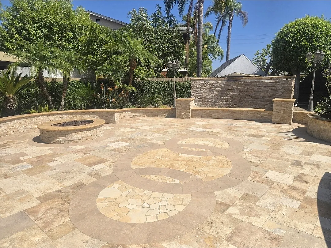 4 bed, 2.5 bath, 2454 sqft, $5,200 — Photo 3