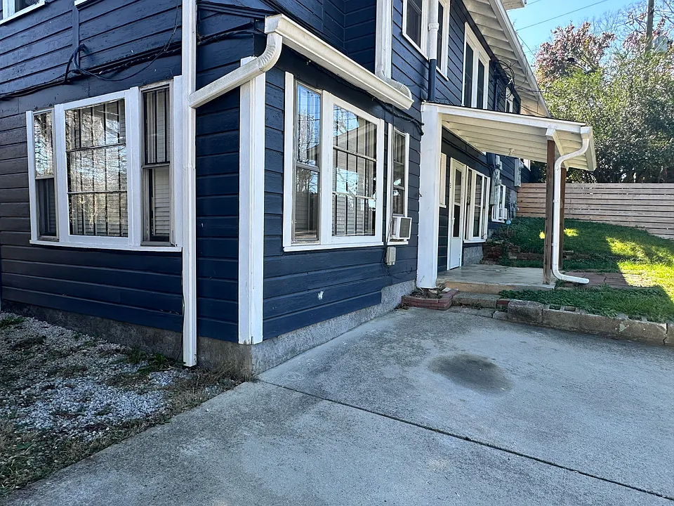 Exterior wall of windows