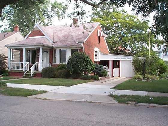 Front View/Double Lot