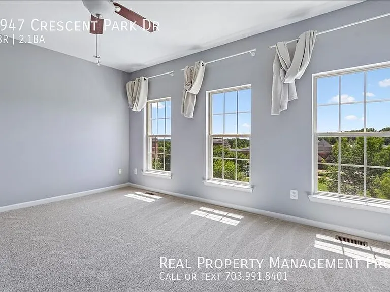 7947 Crescent Park Dr — Photo 18