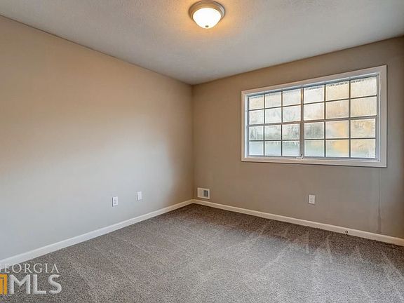 5th image of 1518 Tanglewood Way NW