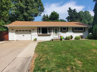 203 Robert St, Heyworth, IL 61745