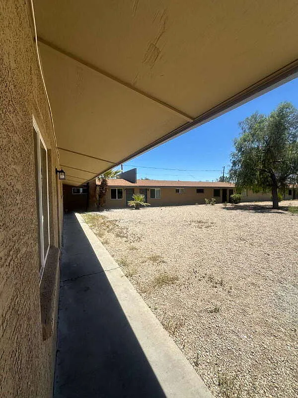 3701 N 9th Pl — Photo 2
