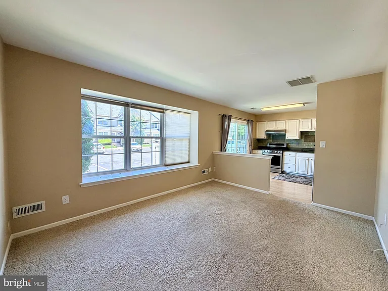 5504 Essex Ln — Photo 5