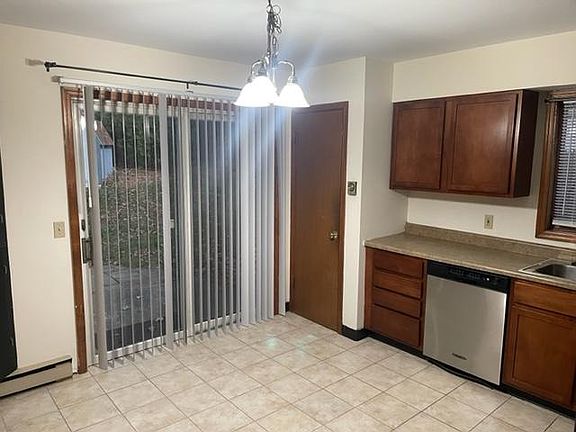 2nd image of 172 Maple Ave #B