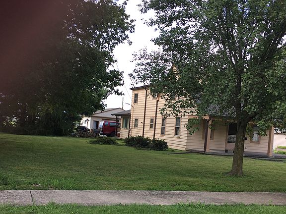 Very large rooms. 2c Garage