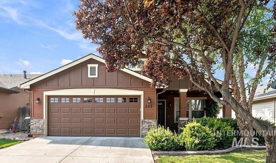 1st image of 253 E Indian Rocks Ct