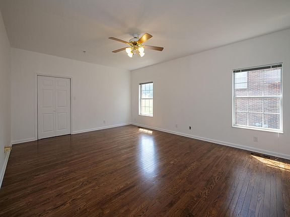 5th image of 1064 Saint Johns Dr