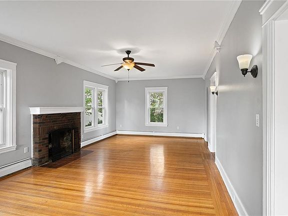3rd image of 208 Greenwood St