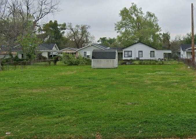 1st image of 921 Alamo St