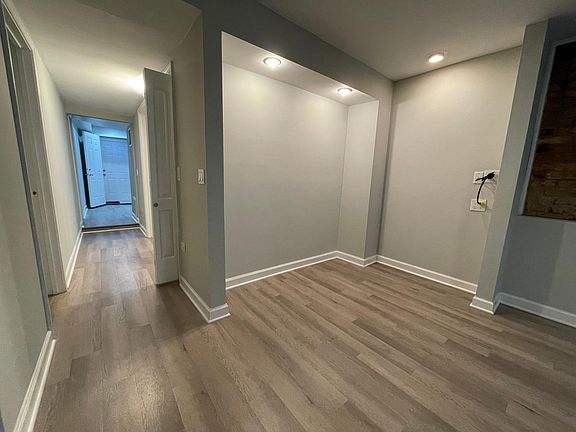 4th image of 1349 N Artesian Ave #G