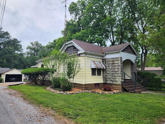 2nd image of 312 N Beaucoup St