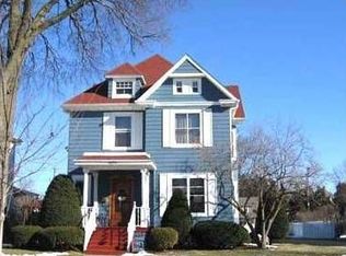 714 Locust St, Sterling, IL 61081