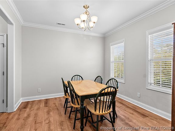 5th image of 409 Sedgemoor Rd